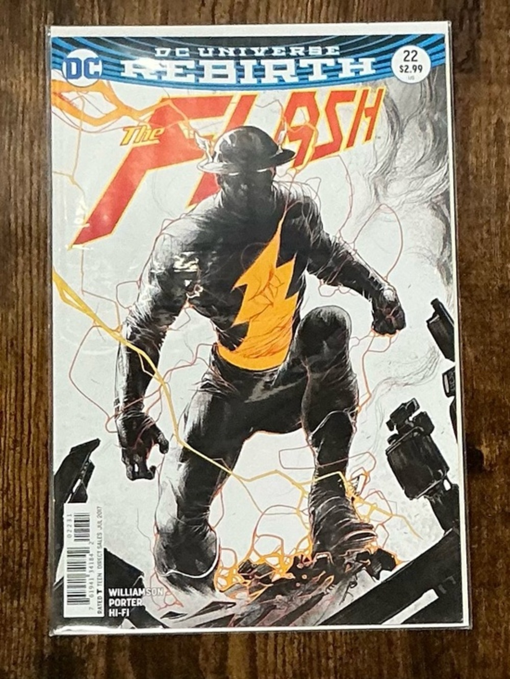 DC The Flash Comic Cover — Black & Yellow Lightning Emblem